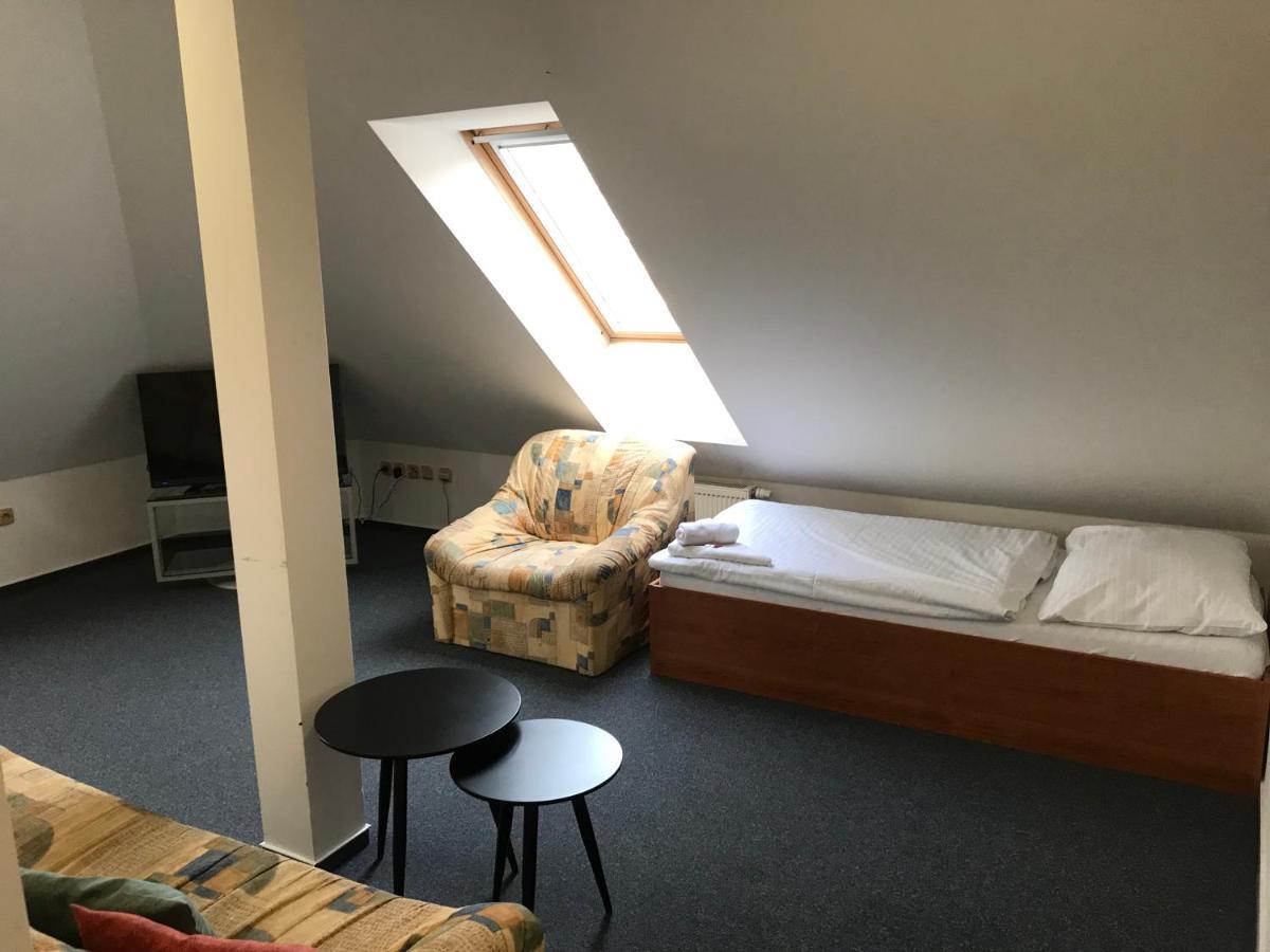 Rozmaryn Rooms & Apartments Rakovník 외부 사진